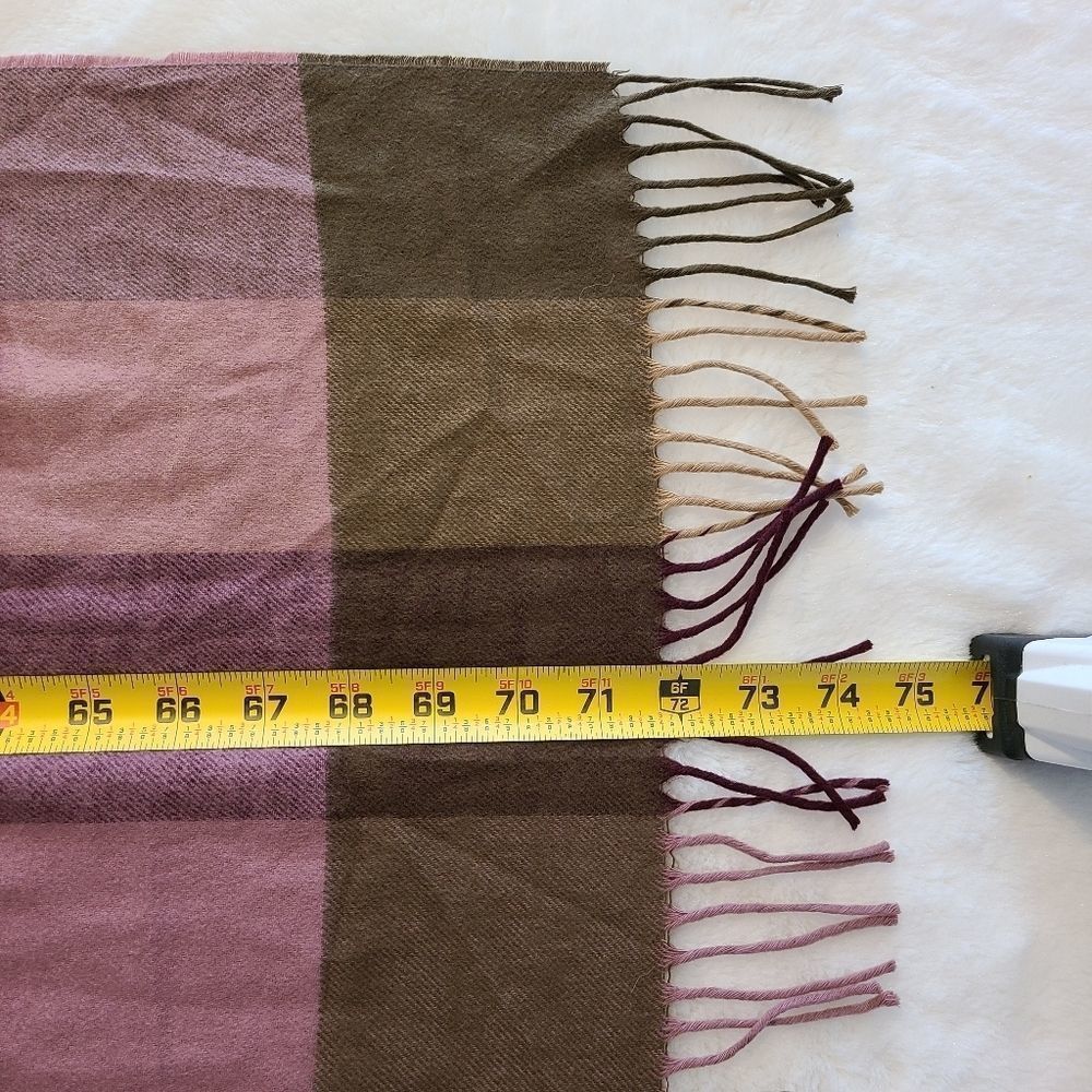 Scarf - Picture 2 of 9